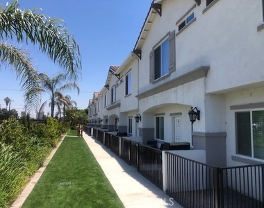 13665 Arrow Boulevard - Photo Thumbnail 16