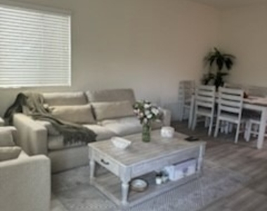 13665 Arrow Boulevard - Photo Thumbnail 4