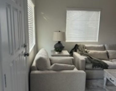 13665 Arrow Boulevard - Photo Thumbnail 5