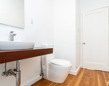 474 Grand Avenue - Photo Thumbnail 2