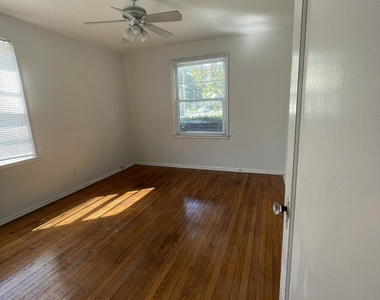 1529 Mcduff Avenue S - Photo Thumbnail 7