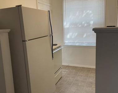 1529 Mcduff Avenue S - Photo Thumbnail 2