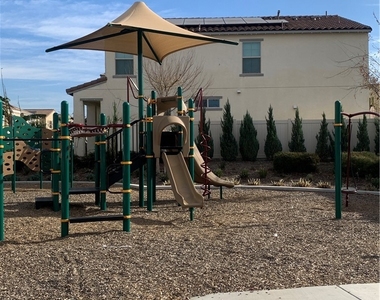985 W Clover Avenue - Photo Thumbnail 10