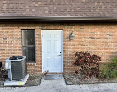 4714 Overlook Drive Ne - Photo Thumbnail 1