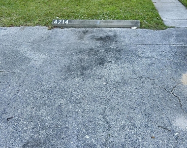 4714 Overlook Drive Ne - Photo Thumbnail 12