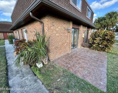 4714 Overlook Drive Ne - Photo Thumbnail 3