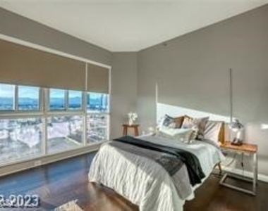 4525 Dean Martin Drive - Photo Thumbnail 11