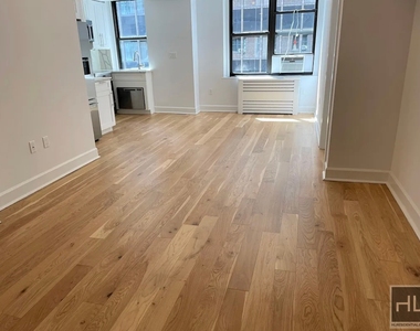 East 48th Street - Photo Thumbnail 1