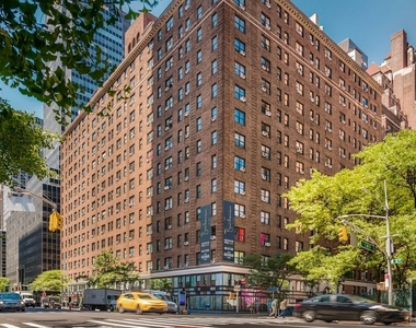 East 48th Street - Photo Thumbnail 10