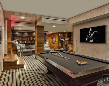 East 47th Street - Photo Thumbnail 10
