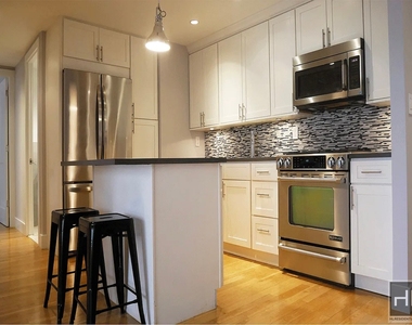 East 47th Street - Photo Thumbnail 3