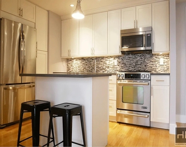 East 47th Street - Photo Thumbnail 2