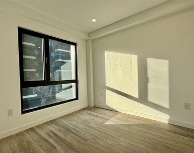 35-15 146th Street - Photo Thumbnail 3