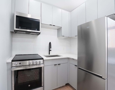 2819 Clarendon Road - Photo Thumbnail 5