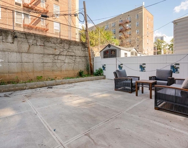 2819 Clarendon Road - Photo Thumbnail 7
