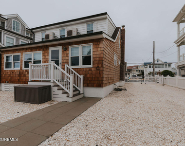 35 12th Avenue - Photo Thumbnail 17