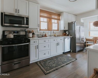 35 12th Avenue - Photo Thumbnail 20