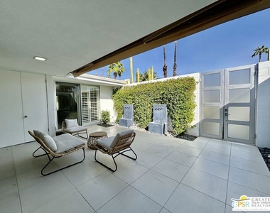 306 Desert Lakes Drive - Photo Thumbnail 1