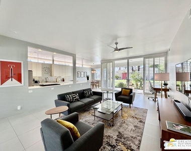 306 Desert Lakes Drive - Photo Thumbnail 5