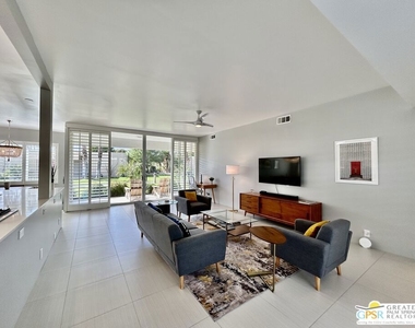306 Desert Lakes Drive - Photo Thumbnail 4