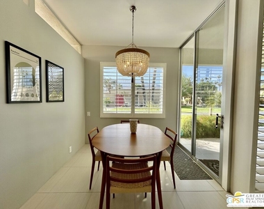 306 Desert Lakes Drive - Photo Thumbnail 7