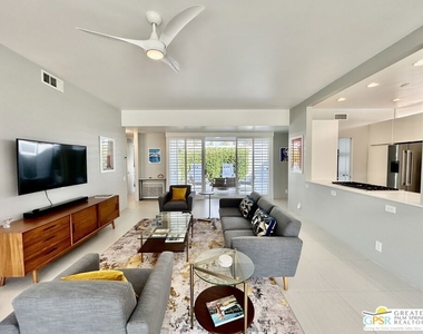 306 Desert Lakes Drive - Photo Thumbnail 8