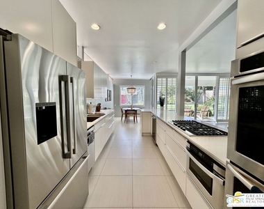 306 Desert Lakes Drive - Photo Thumbnail 9