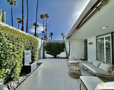 306 Desert Lakes Drive - Photo Thumbnail 3
