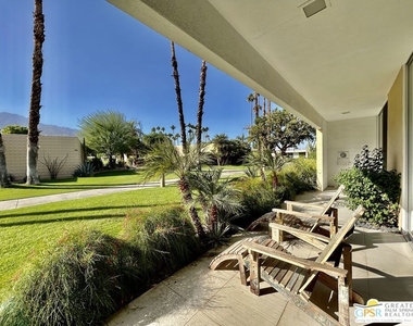 306 Desert Lakes Drive - Photo Thumbnail 12