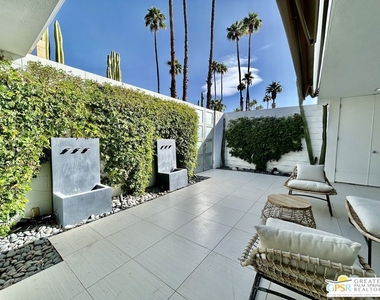 306 Desert Lakes Drive - Photo Thumbnail 2