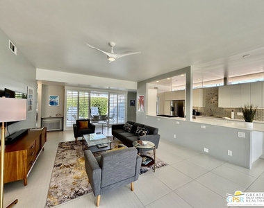 306 Desert Lakes Drive - Photo Thumbnail 6