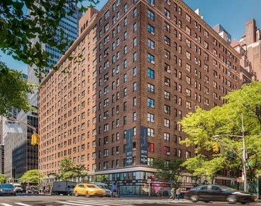 East 48th Street - Photo Thumbnail 6