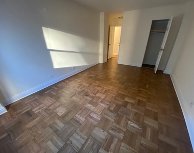 East 79th Street - Photo Thumbnail 8