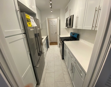 East 79th Street - Photo Thumbnail 4