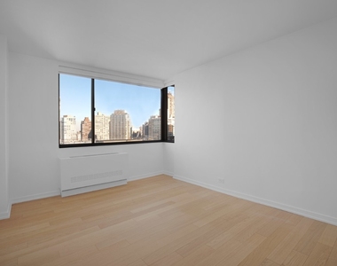 West 60th Street - Photo Thumbnail 6