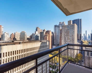 West 60th Street - Photo Thumbnail 5