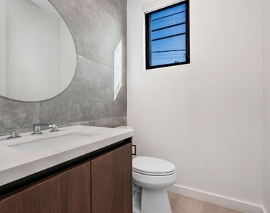 530 N Hayworth Avenue - Photo Thumbnail 5