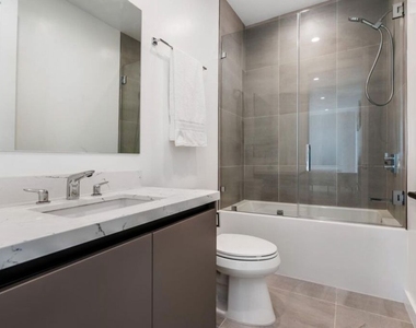 530 N Hayworth Avenue - Photo Thumbnail 8