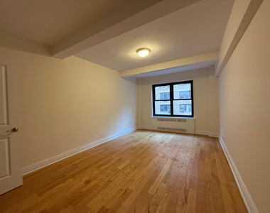 141 East 56th Street - Photo Thumbnail 9