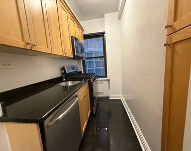 141 East 56th Street - Photo Thumbnail 2