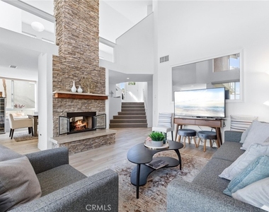 85 Palm Beach Court - Photo Thumbnail 14