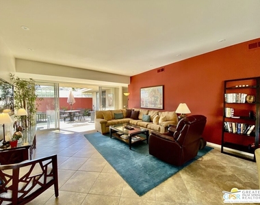 272 Desert Lakes Drive - Photo Thumbnail 13
