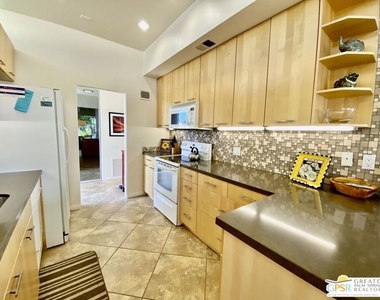 272 Desert Lakes Drive - Photo Thumbnail 3