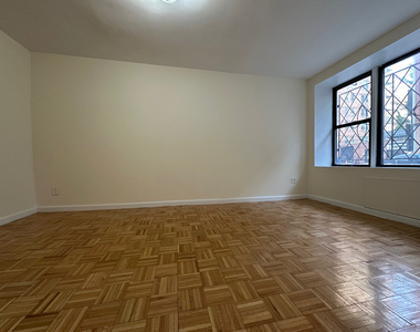 410 East 74th Street - Photo Thumbnail 1
