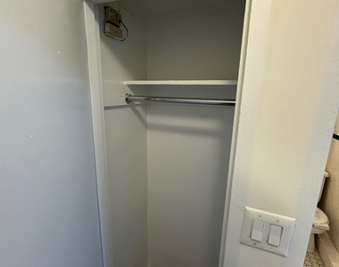 410 East 74th Street - Photo Thumbnail 4