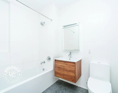 280 Meeker Avenue - Photo Thumbnail 2