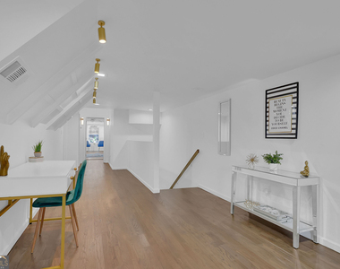 1100 Janes Lane Ne - Photo Thumbnail 2