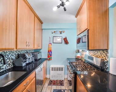 Flatland Ave Apt 3D - Photo Thumbnail 4