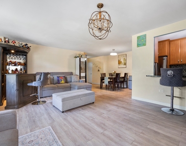 Flatland Ave Apt 3D - Photo Thumbnail 2