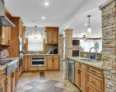 4081 Ashford Dunwoody Road Ne - Photo Thumbnail 3